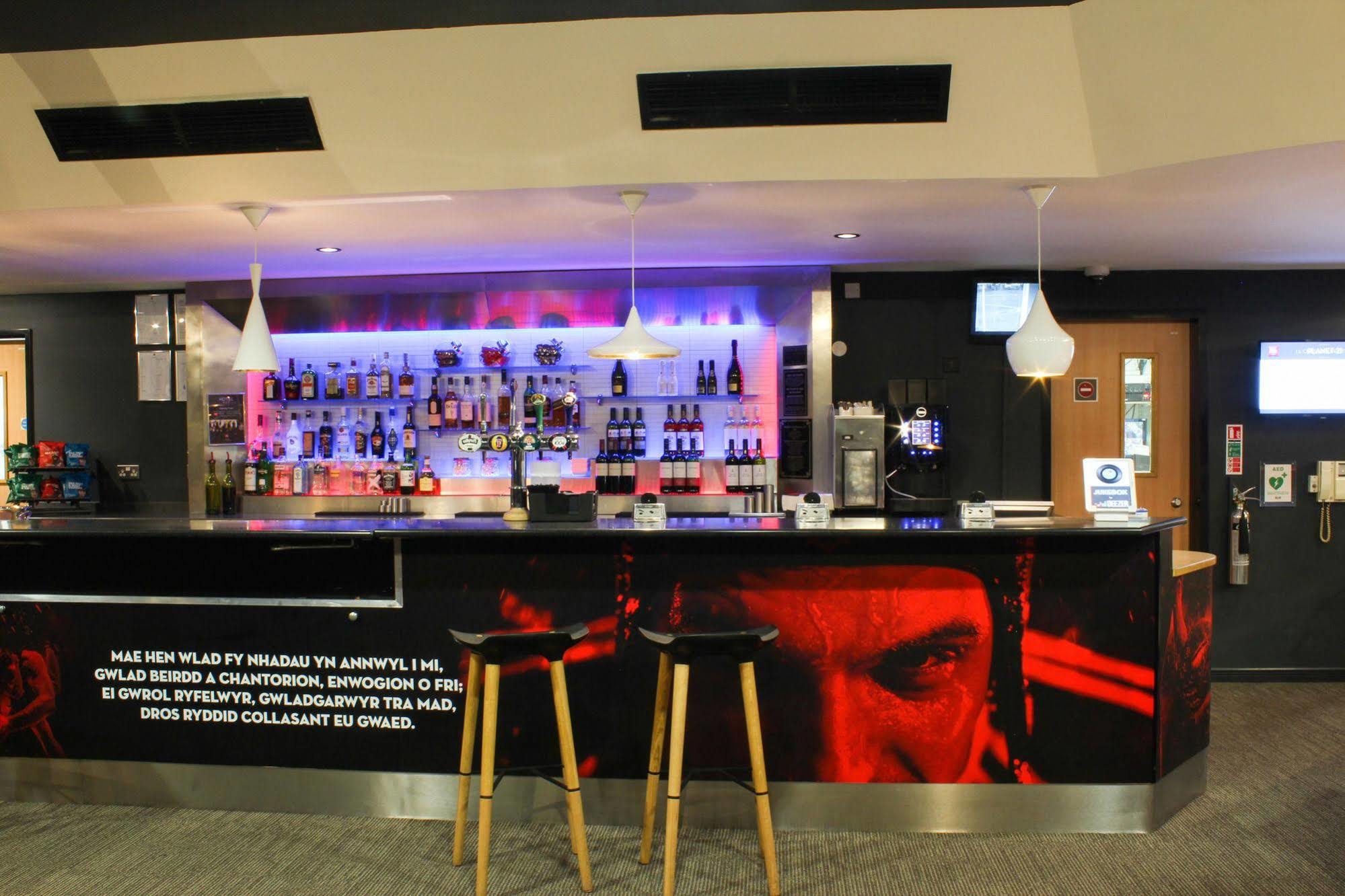 宜必思卡的夫酒店 卡迪夫 外观 照片